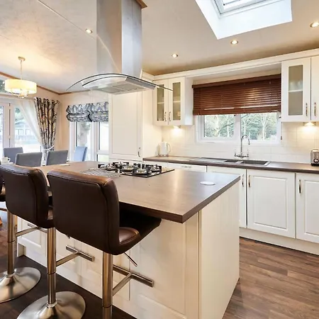 Sutton With Hot Tub 约克