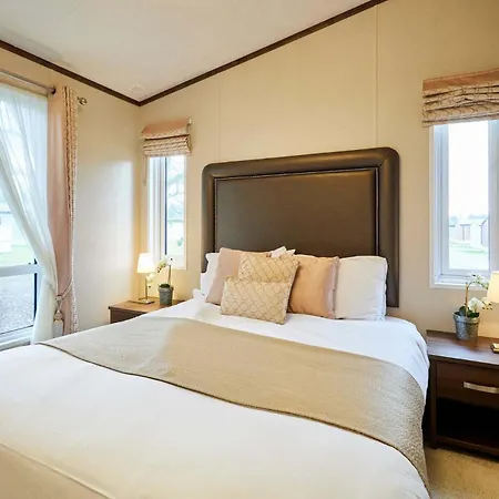 Sutton With Hot Tub * 约克