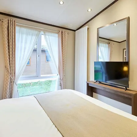 Sutton With Hot Tub * 约克