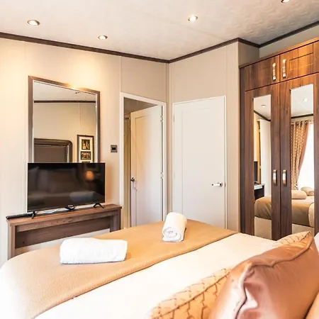 Lodge Sutton With Hot Tub York