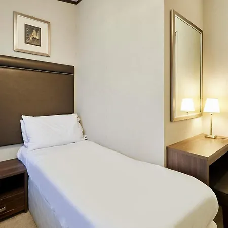 Sutton With Hot Tub بيت خشبي