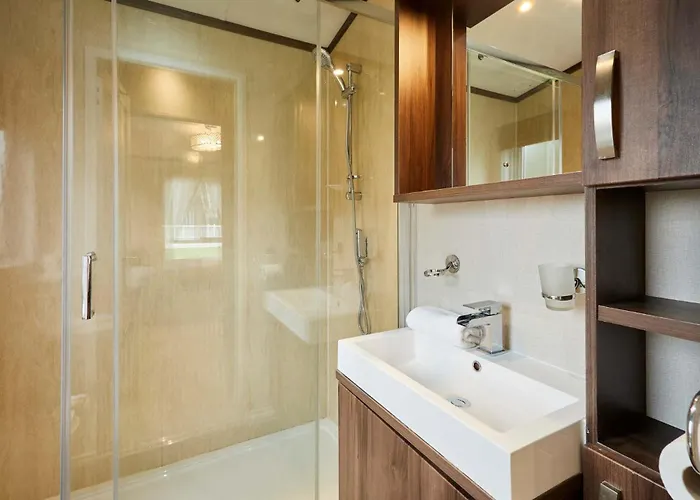 Sutton With Hot Tub * יורק